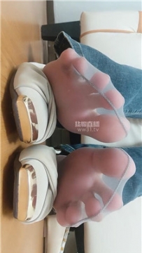 【第一视角】【拽拽】动脚趾早些羞辱短丝    260331-37