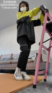 『chnnsct1818』可爱小素人出击踩踏面部 YC-240406-2