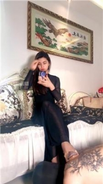 【调教视频】【卿卿】长裙御姐的脚下奴 bf61924