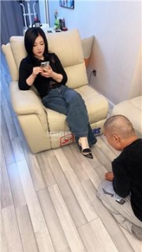 【调教视频】【伊潼】白领铆钉鞋虐-涂鸦辱 bf59273