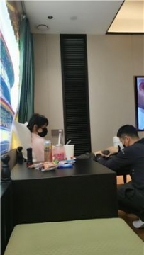 【调教视频】【奈米】素人S-原味黑棉袜羞辱-头压马桶【双视角版】  JS250525-21