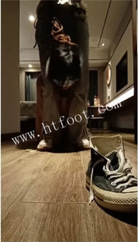 NNTL44272 小哈宝】你们的女神我的鞋82分钟