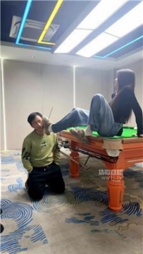 【调教视频】【婉晴大大】台球厅超多女神群调群虐 bf60651