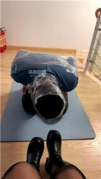 【调教视频】【百柔】黑丝塞嘴-保鲜膜窒息 JS251205-18