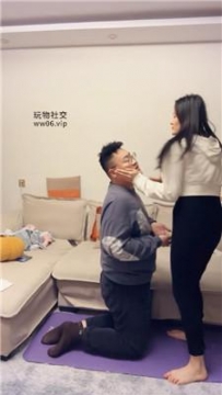 【调教视频】【埋汰】瑜伽裤美腿诱惑/皮鞋踩踏 JS250103-2