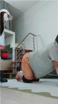 【调教视频】【小奕】双S-强迫舔脚丫-白大拿骑马 JS250731-26