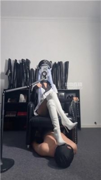 【调教视频】【Sera】二次元女神高跟长靴踩 JS251128-1