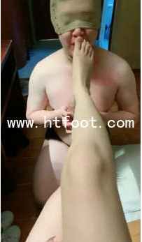 TL13310 贝蒂 小白鞋丝袜圣水恋足虐乳踢裆