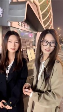 【调教视频】【Fan】南京开发雨天搭讪 bf62208