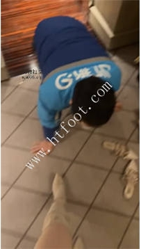 TL51625 车模伊】对着老婆照片吃黄金17分钟