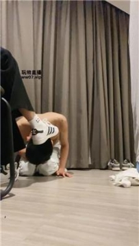 【调教视频】【姜】贝壳头白棉袜脚下喂食 JS250511-11