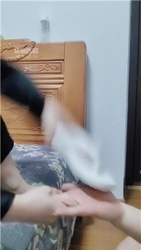 【调教视频】【女王菲主】家规惩罚之打手心 JS260412-18