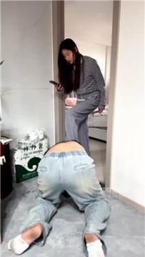 【调教视频】【徐子大大】惩罚家奴罚跪 JS260414-3