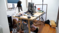 21328【第5风格】女神一边玩电脑一边被舔脚