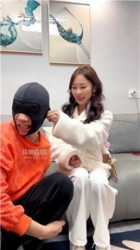 【调教视频】【Jony Z】搭讪反差酸臭白袜女大 JS251130-25