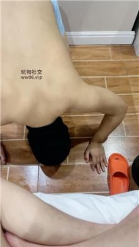 【调教视频】【小凤梨】藤条鞭打威胁喝圣水 JS241229-32