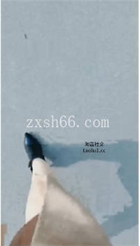 TL421 魅影S 当着奶茶店员工调教贱货耳光37分钟