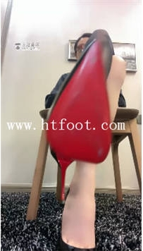TL18046 苏曼S黑丝需要你的伺候77分钟