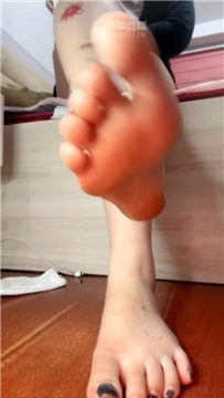 【第一视角】【咬猫】裸足洗脑压炸    251124-29