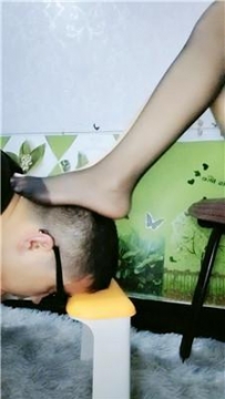 【调教视频】【女主桃子】黑丝玉足恋足狂舔 JS250505-5