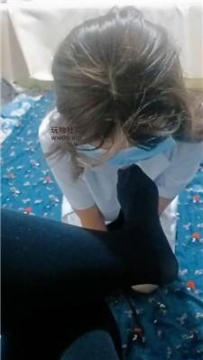 【调教视频】【伪娘和人妻】蓬头垢面的狗舔黑丝脚 JS250106-27