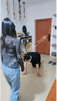 TL44675 夏娃】40岁老狗耳光圣水鞋底奴31分钟