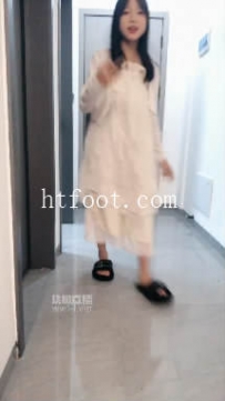 ZB11265 怡怡-傻比东西妈妈来打狗了21分钟