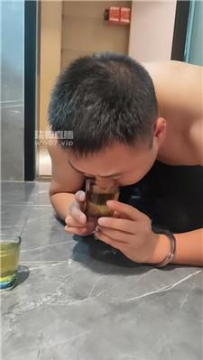 【调教视频】【苏西】骑马踩踏暴力踢踹场 JS250628-5