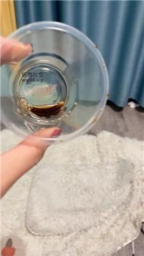 【调教视频】【沐沐大大】女仆今天格外的怪，脚伸进里面也很开心 JS241210-33