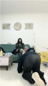 【调教视频】【露可大大】双S-鞭打强迫舔脏鞋 JS251127-14