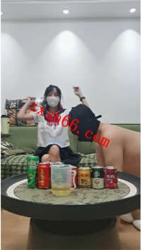 TLZB25977暴力柚子-趣味调教圣水兑饮料蒙眼猜52分