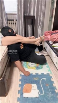 【调教视频】【微笑】腿绞窒息胯下辱 JS251105-3