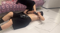 AC1821 【黑丝诱惑】素人篇：服装店主素素无意识踩踏抽打狗脸