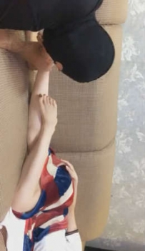 TL2919 妆主大人 狗狗舔脚