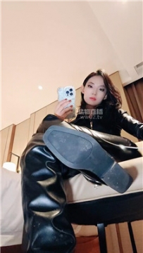 【第一视角】【倪小主】爬进来舔鞋底    251022-11