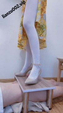 【绝美朵朵女神】6月最新白丝隔板踩DD狂吐 双版