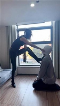 【调教视频】【苒溪】经过考验圣水奖励贱狗 JS260311-12