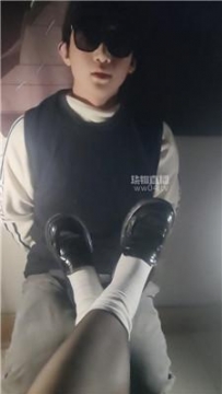 【调教视频】【小絮大王】白棉袜酸臭黑丝玩奶狗 JS251105-30