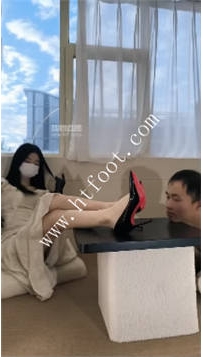 ZB7425 诗琪】长腿玩狗子35分钟