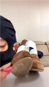 【调教视频】【足彩馆】雪地靴捂超臭原味辱 JS251117-4