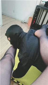 【调教视频】【淘淘】黑丝高跟踩踏圈养狗 JS260319-11