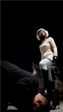 【调教视频】【喵酱紫S】长靴女神户外遛狗场 bf61124