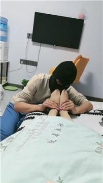 【调教视频】【鱼主】床边肉丝脚狂舔 JS250509-12