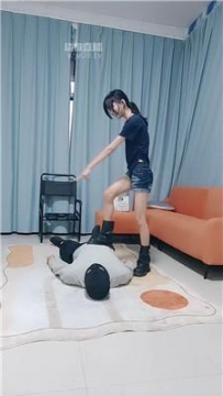 【调教视频】【莓果酱】短靴碾压踩-骑马胯下辱 JS251210-9