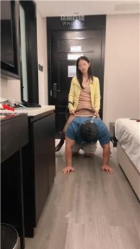 【调教视频】【狠心小妈】高跟黑丝踩虐绿帽[上]  JS251102-35