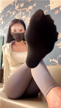 【第一视角】【雅雅】瑜伽裤黑棉袜美臀裸足    260318-20