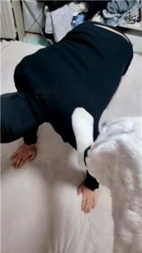 【调教视频】【小羊咩咩】白棉袜脚踩踏踢踹 JS241227-39