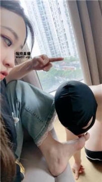 【调教视频】【黑兔】喂口水-连环抽耳光 bf53442