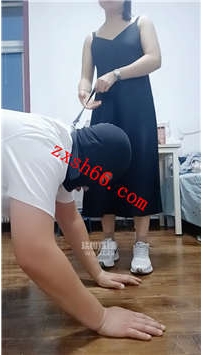 TLZB25533兰姐S调教暴力踢踹脏鞋底清理口水喂食36分