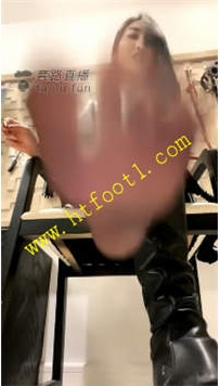 TL21892 萱萱女蒂】长靴羞辱全家废物狗31分钟